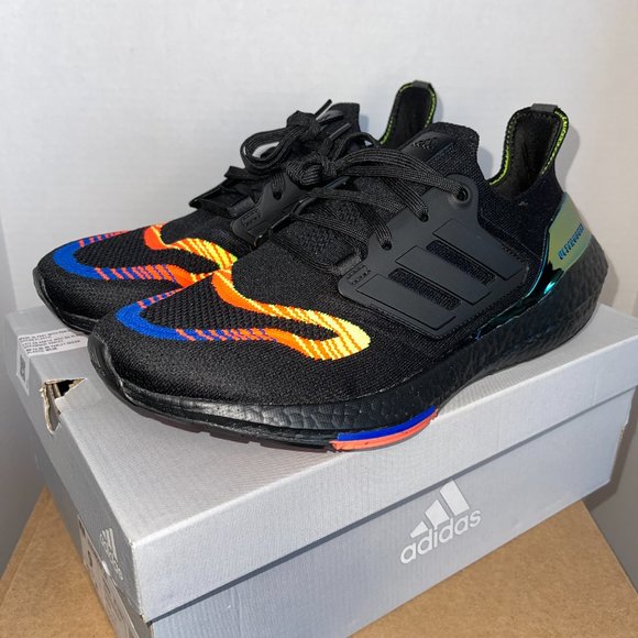 ADIDAS ULTRABOOST 22 (HQ0965) MENS SIZE 9 CORE BLACK/POWER BLUE RUNNING SHOES main image 5